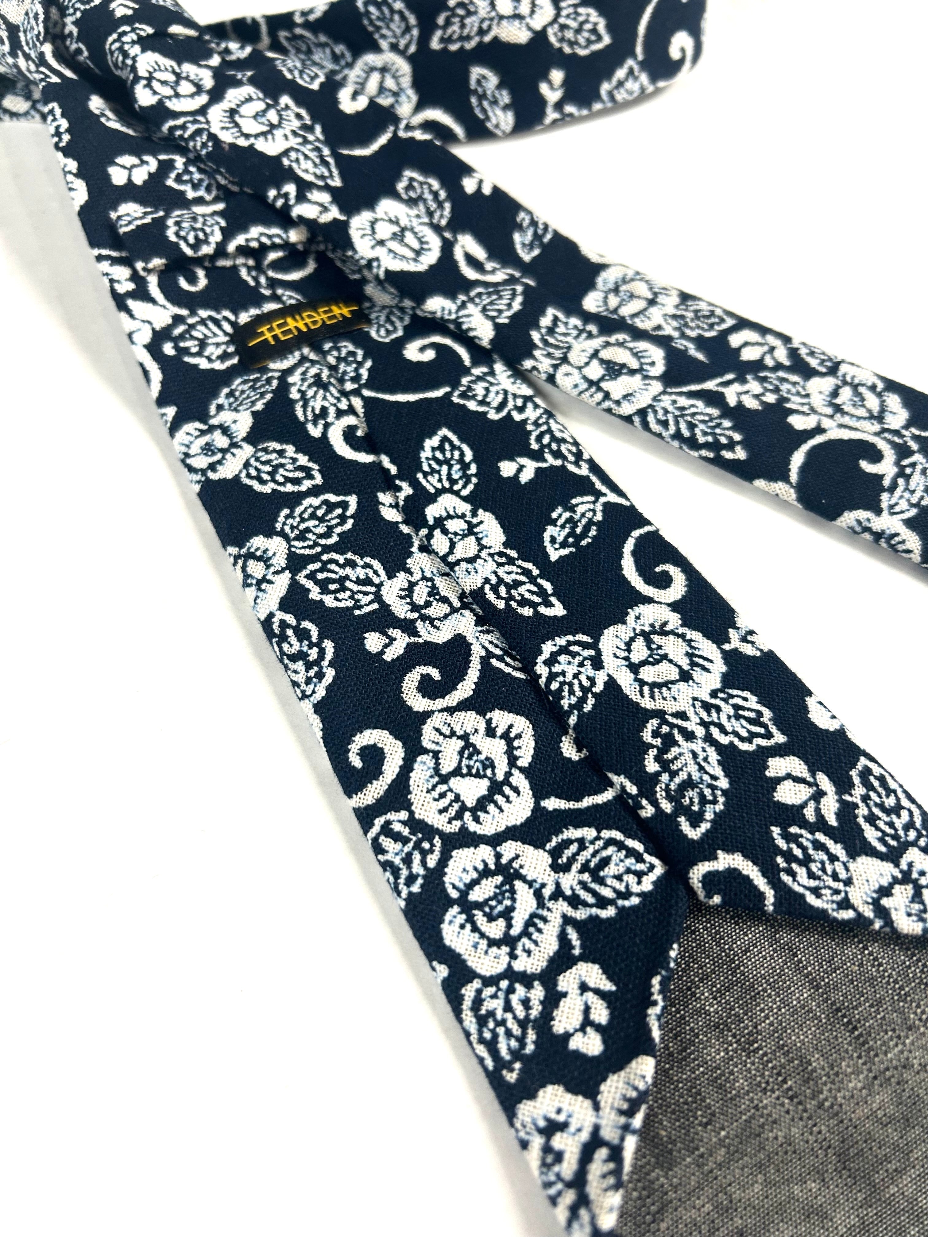 Tie 003