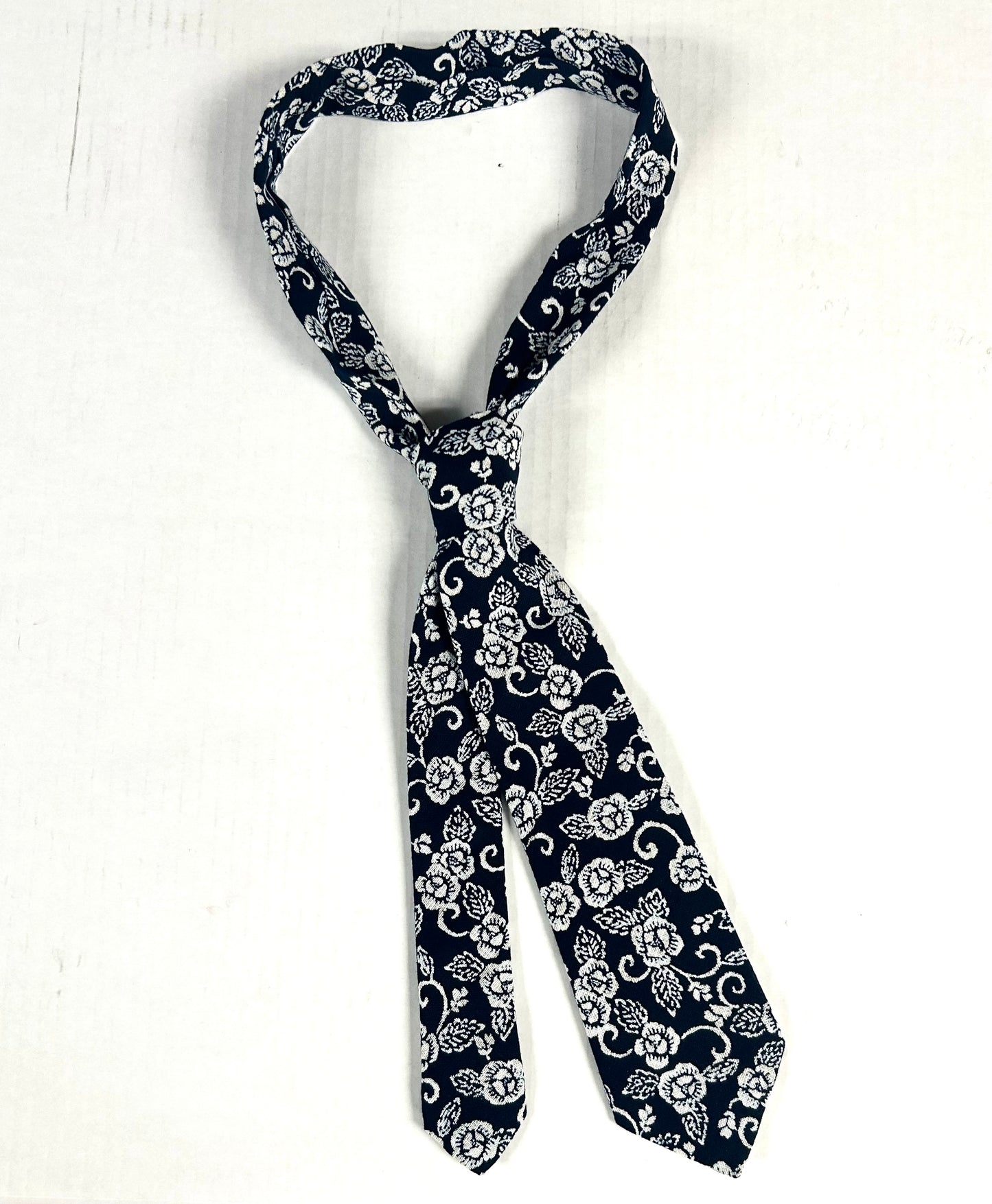 Tie 003