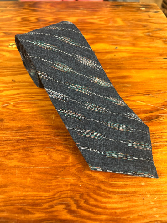 Tie 001